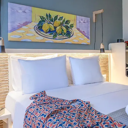 Amfiliki אורחן *